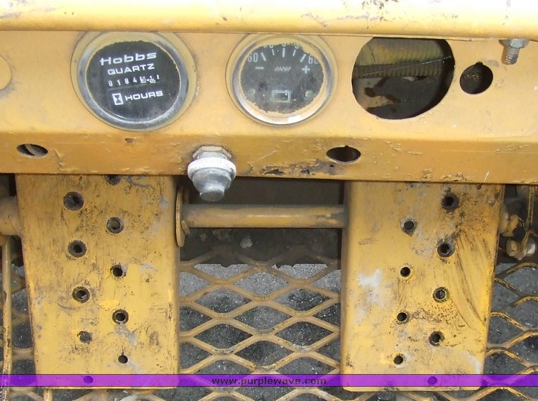 image for item 6624 New Holland skid steer