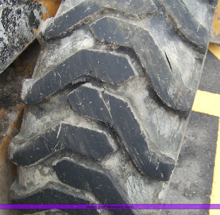 image for item 6624 New Holland skid steer