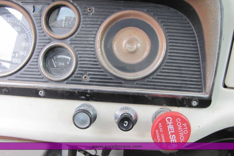 image for item 6692 1979 Ford F700 fuel truck