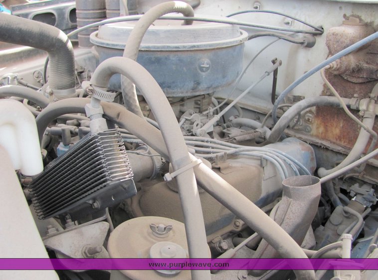 image for item 6692 1979 Ford F700 fuel truck