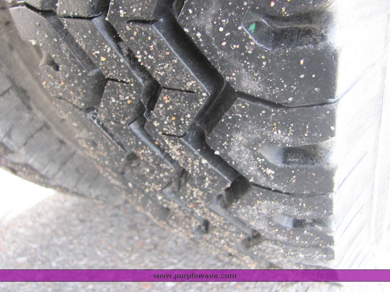 image for item 6692 1979 Ford F700 fuel truck