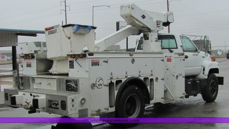 image for item 6695 1994 GMC Topkick C7H042 bucket truck
