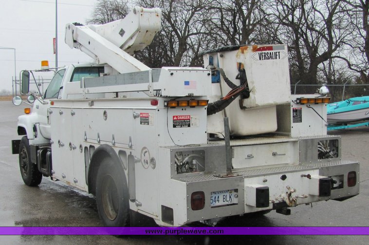 image for item 6695 1994 GMC Topkick C7H042 bucket truck