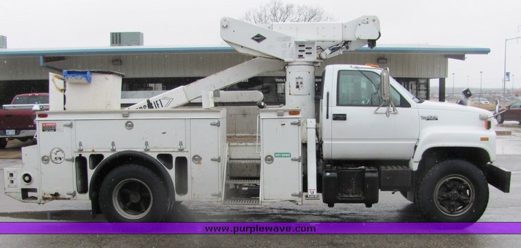 image for item 6695 1994 GMC Topkick C7H042 bucket truck