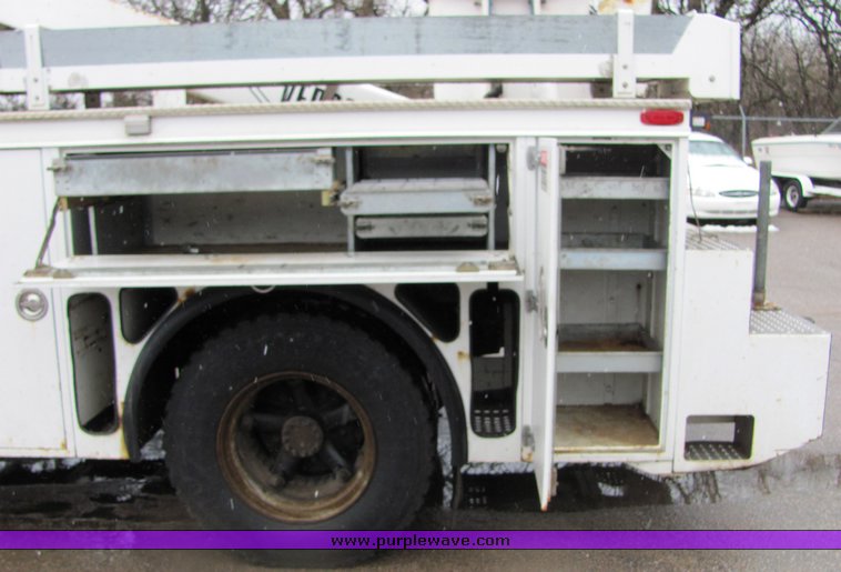 image for item 6695 1994 GMC Topkick C7H042 bucket truck
