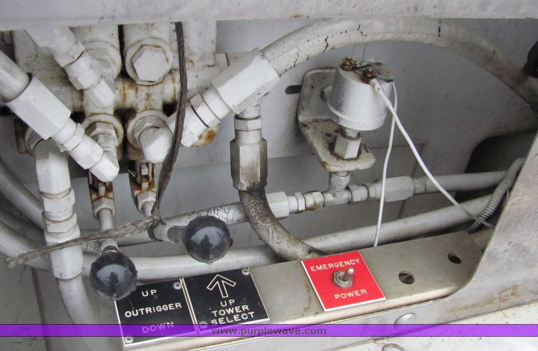 image for item 6695 1994 GMC Topkick C7H042 bucket truck