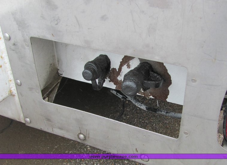 image for item 6695 1994 GMC Topkick C7H042 bucket truck