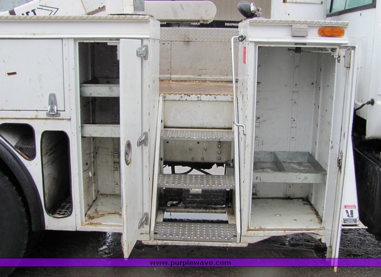 image for item 6695 1994 GMC Topkick C7H042 bucket truck