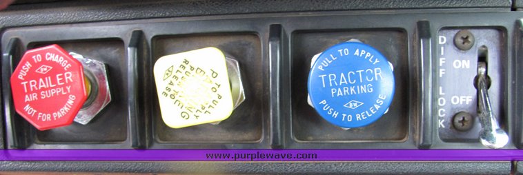 image for item 6695 1994 GMC Topkick C7H042 bucket truck