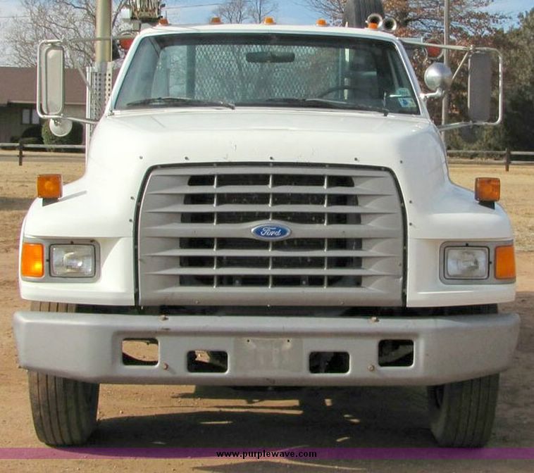 image for item 8031 1996 Ford F800 boom truck
