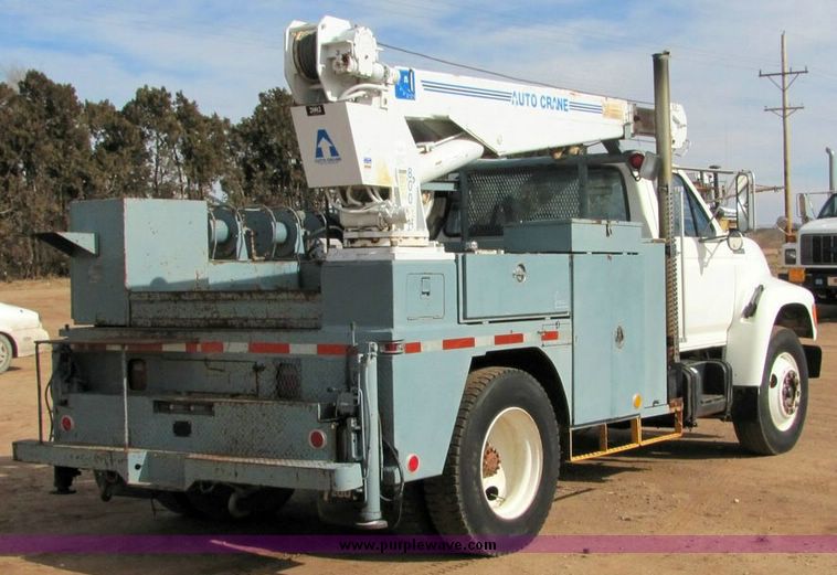 image for item 8031 1996 Ford F800 boom truck