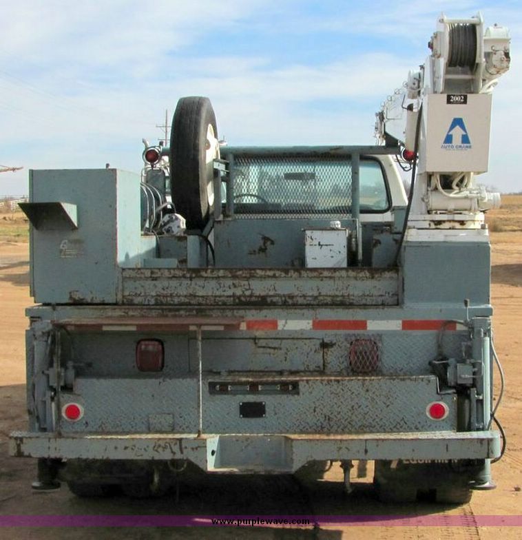 image for item 8031 1996 Ford F800 boom truck