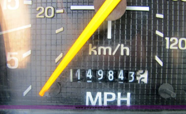 image for item 8031 1996 Ford F800 boom truck