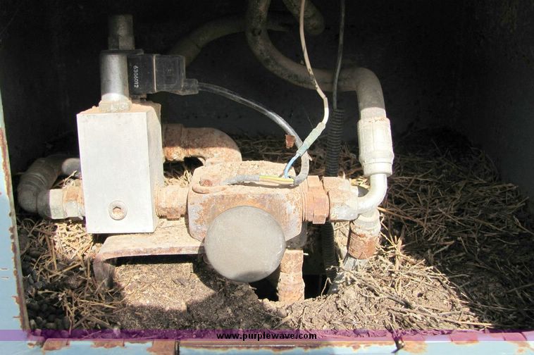 image for item 8031 1996 Ford F800 boom truck