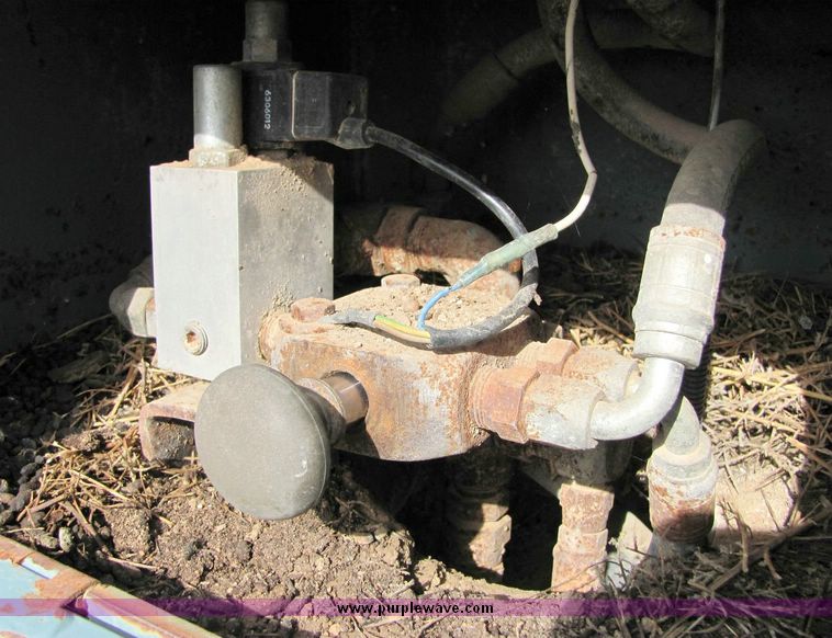 image for item 8031 1996 Ford F800 boom truck