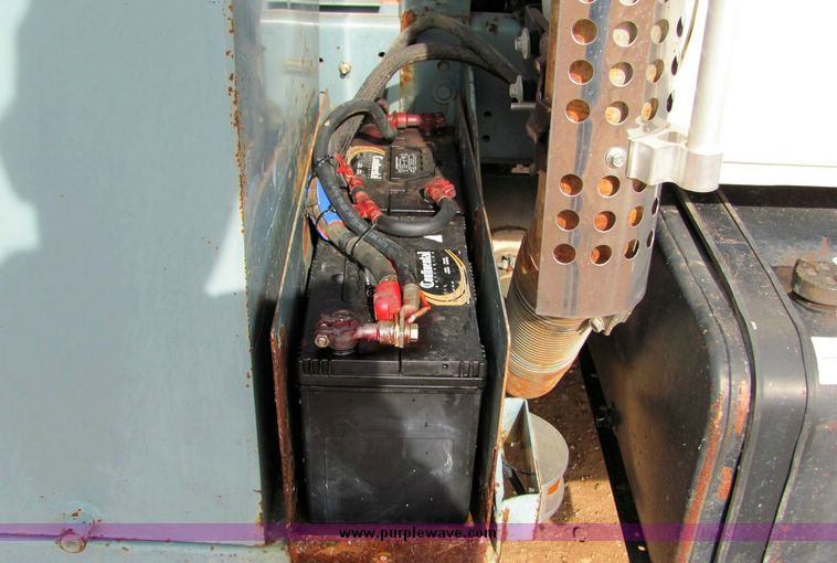 image for item 8031 1996 Ford F800 boom truck