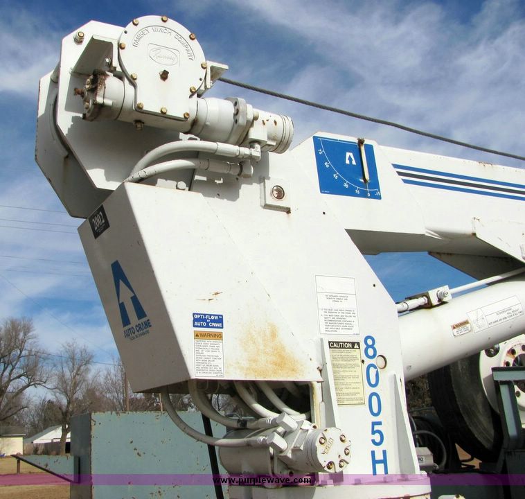 image for item 8031 1996 Ford F800 boom truck