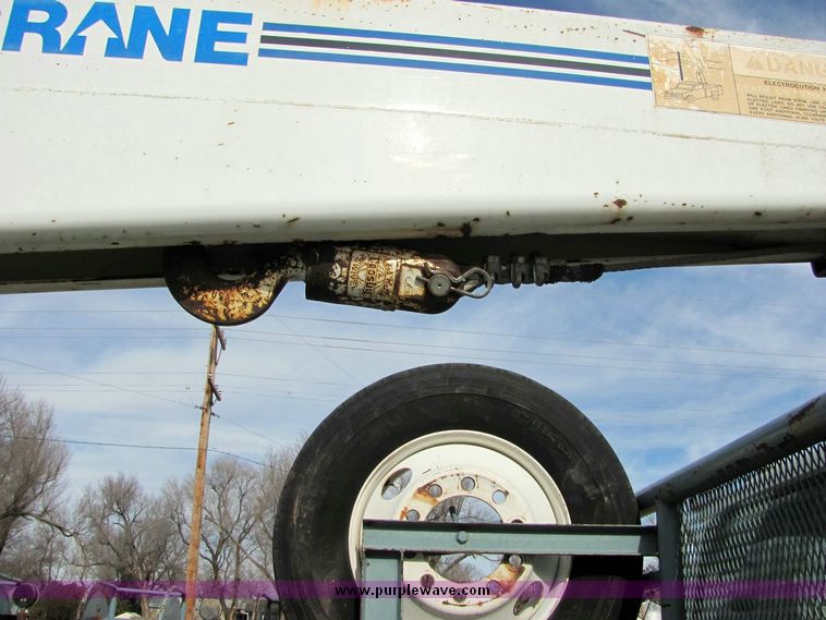 image for item 8031 1996 Ford F800 boom truck