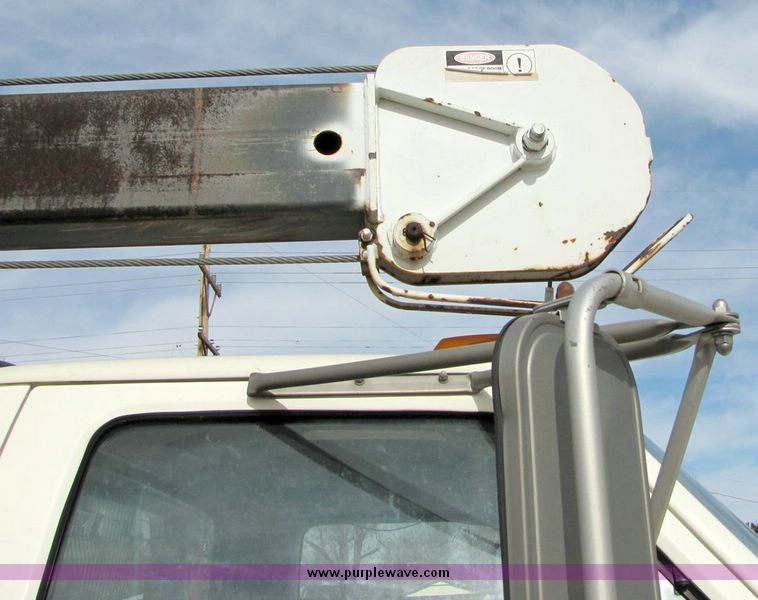 image for item 8031 1996 Ford F800 boom truck