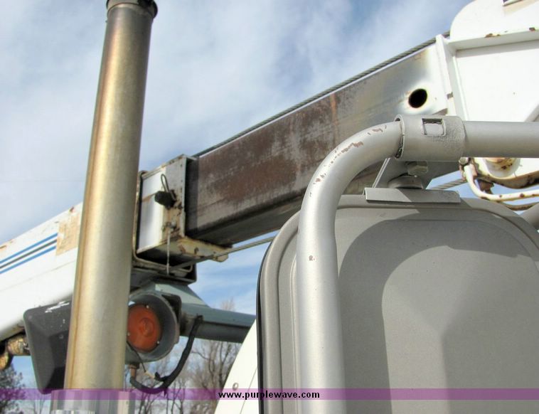 image for item 8031 1996 Ford F800 boom truck