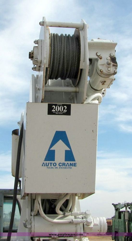 image for item 8031 1996 Ford F800 boom truck