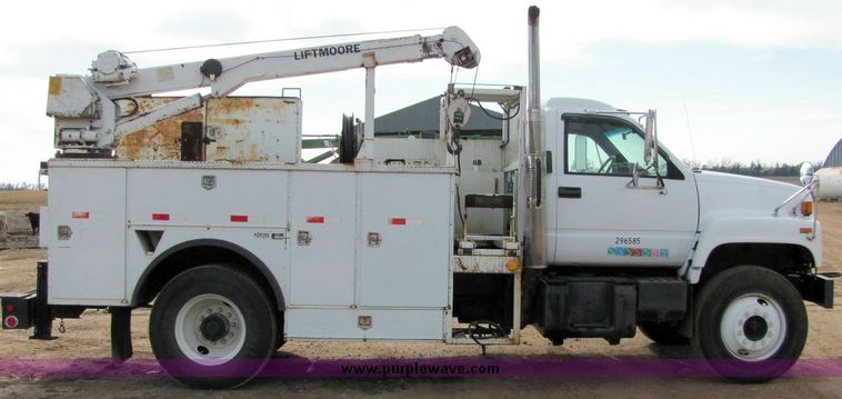 image for item 8032 1996 Chevrolet Kodiak C7H042 boom truck