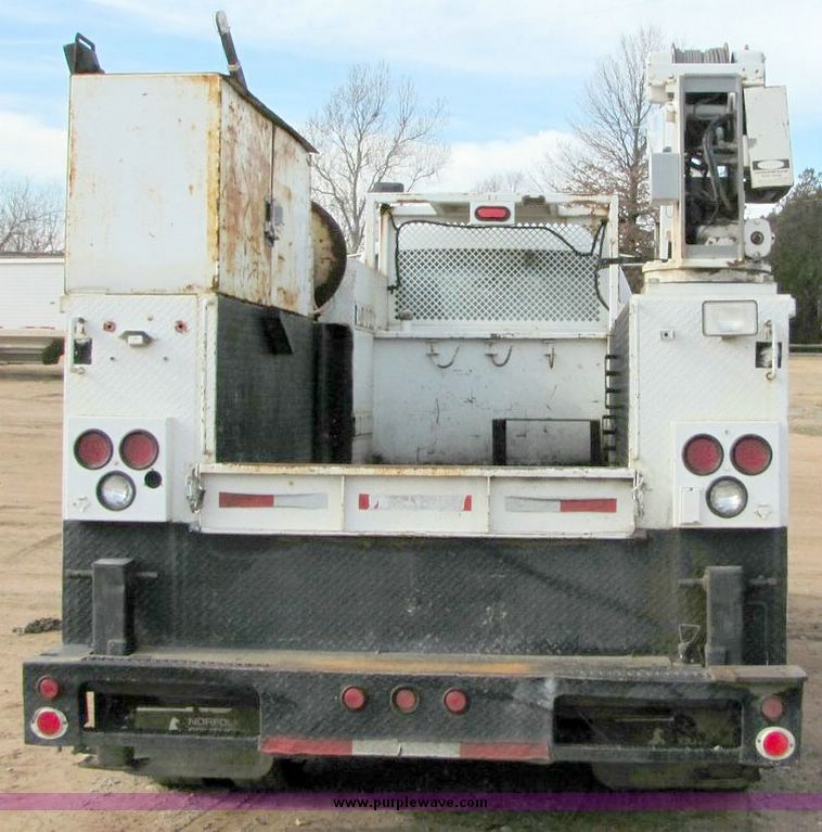 image for item 8032 1996 Chevrolet Kodiak C7H042 boom truck