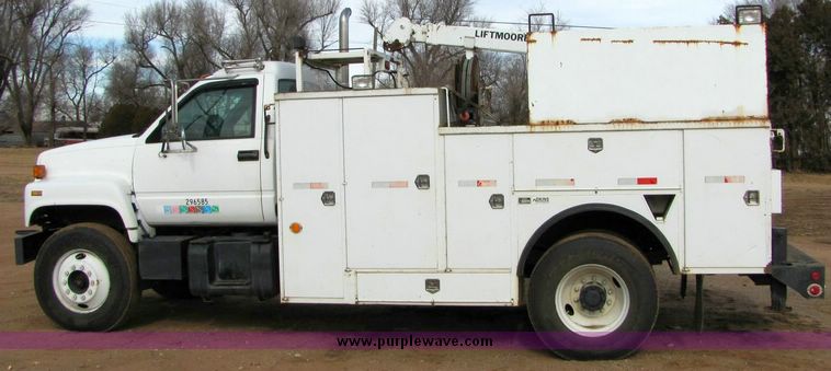 image for item 8032 1996 Chevrolet Kodiak C7H042 boom truck