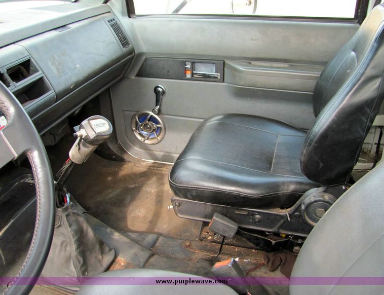 image for item 8032 1996 Chevrolet Kodiak C7H042 boom truck