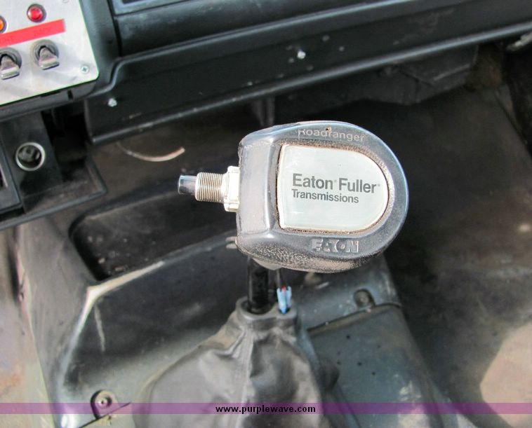 image for item 8032 1996 Chevrolet Kodiak C7H042 boom truck