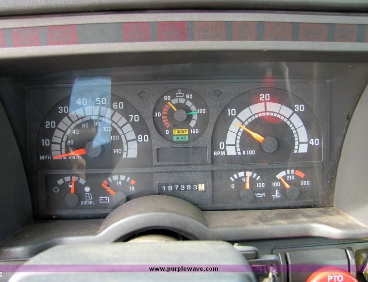 image for item 8032 1996 Chevrolet Kodiak C7H042 boom truck