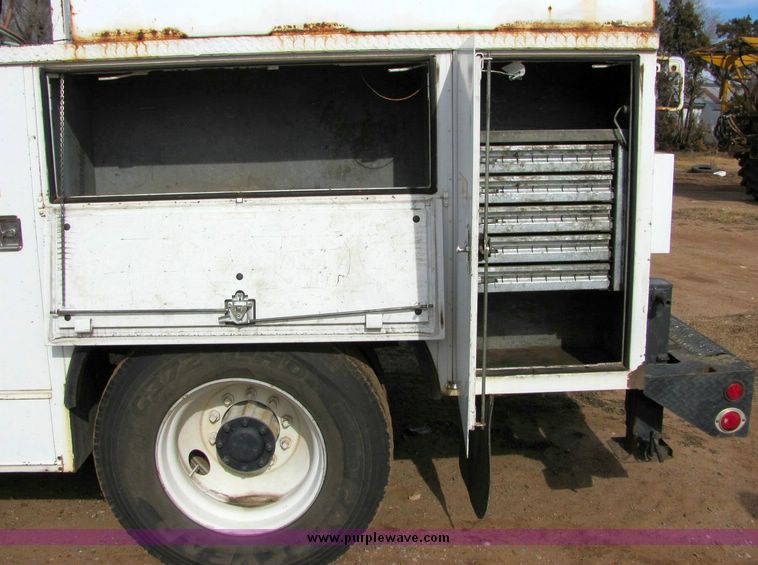 image for item 8032 1996 Chevrolet Kodiak C7H042 boom truck