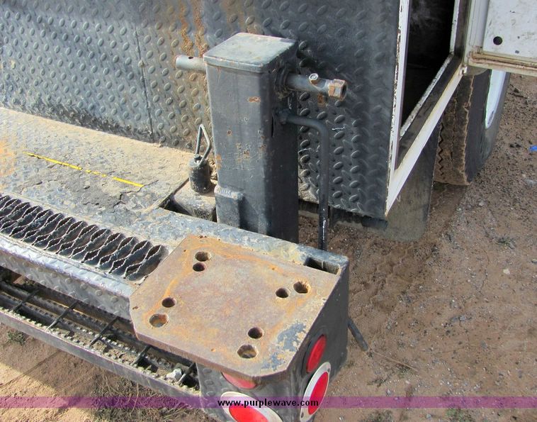 image for item 8032 1996 Chevrolet Kodiak C7H042 boom truck