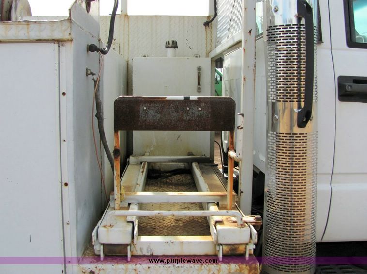 image for item 8032 1996 Chevrolet Kodiak C7H042 boom truck