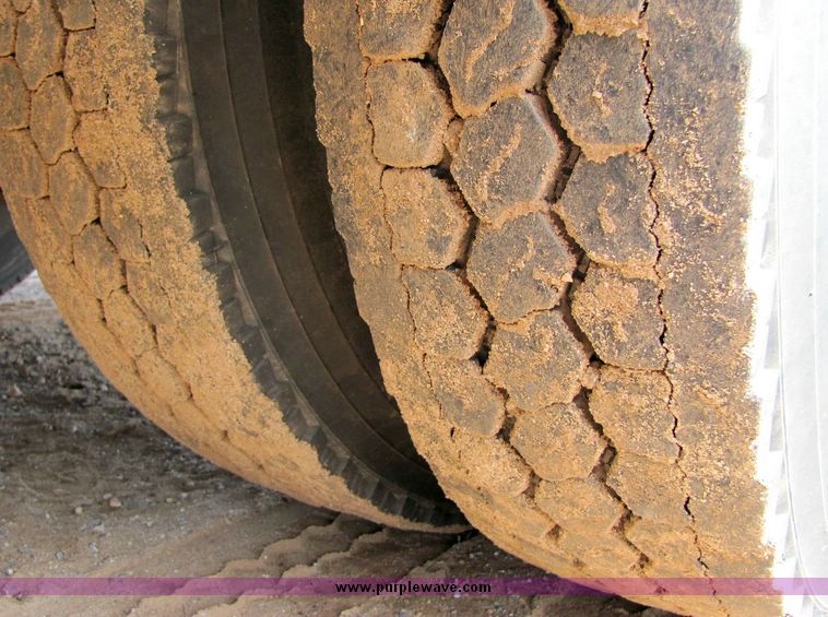 image for item 8032 1996 Chevrolet Kodiak C7H042 boom truck