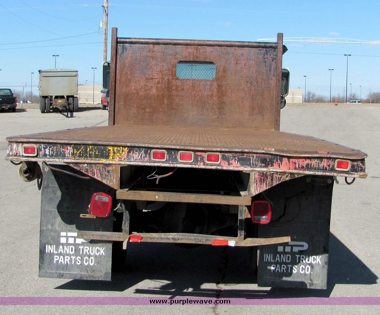 image for item 8036 1999 International 4900 dump bed truck