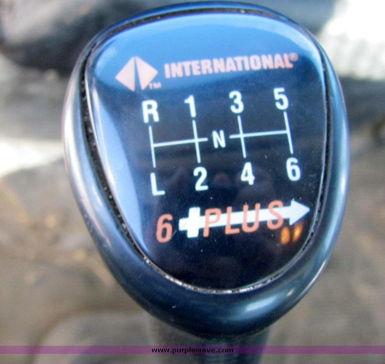 image for item 8036 1999 International 4900 dump bed truck