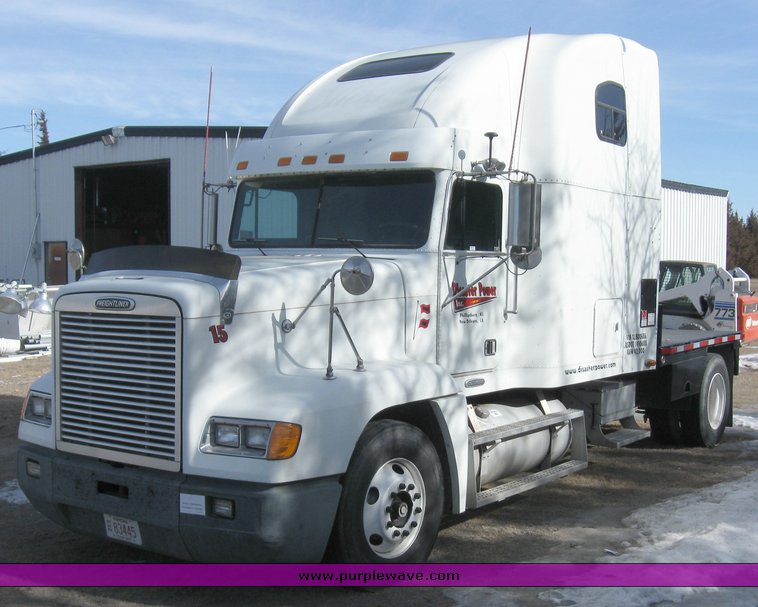 image for item 8060 1999 Freightliner FLD120 semi truck