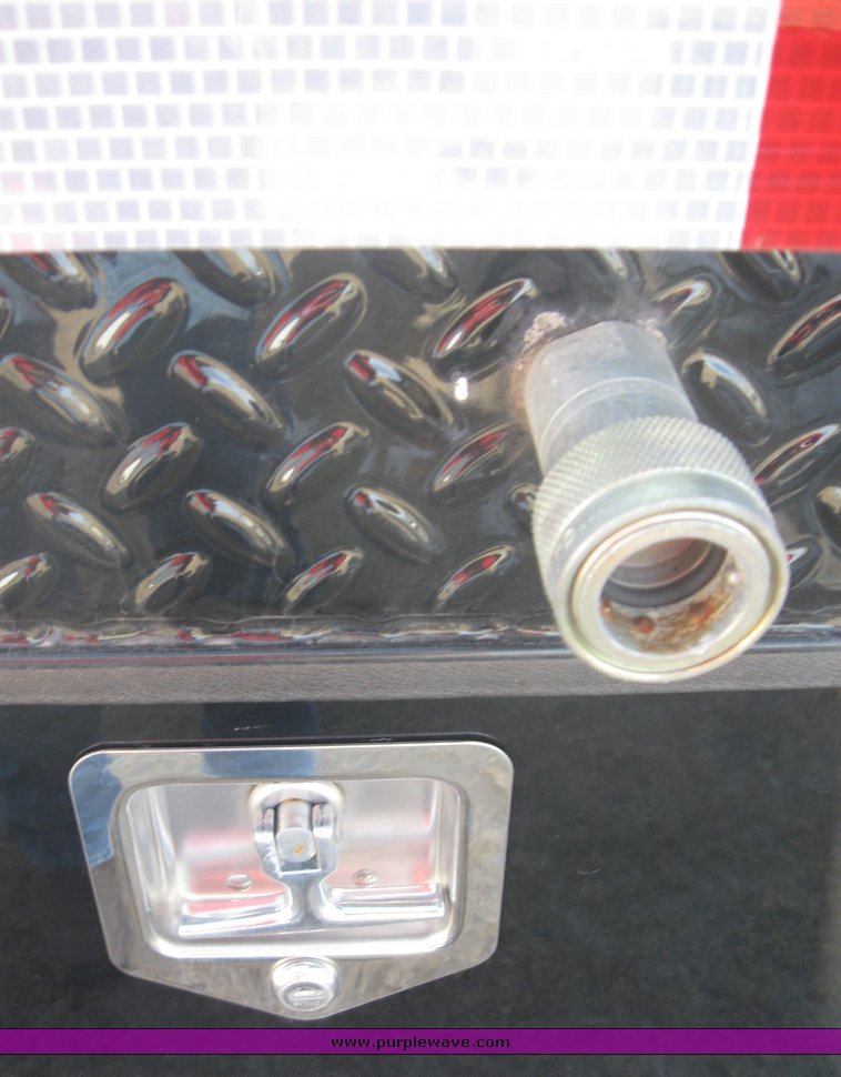 image for item 8060 1999 Freightliner FLD120 semi truck