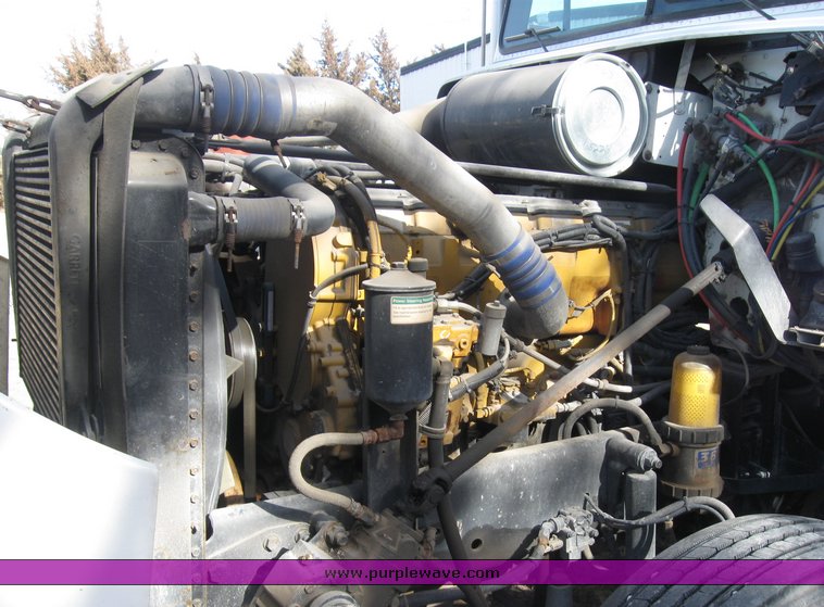 image for item 8060 1999 Freightliner FLD120 semi truck