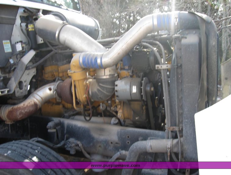 image for item 8060 1999 Freightliner FLD120 semi truck