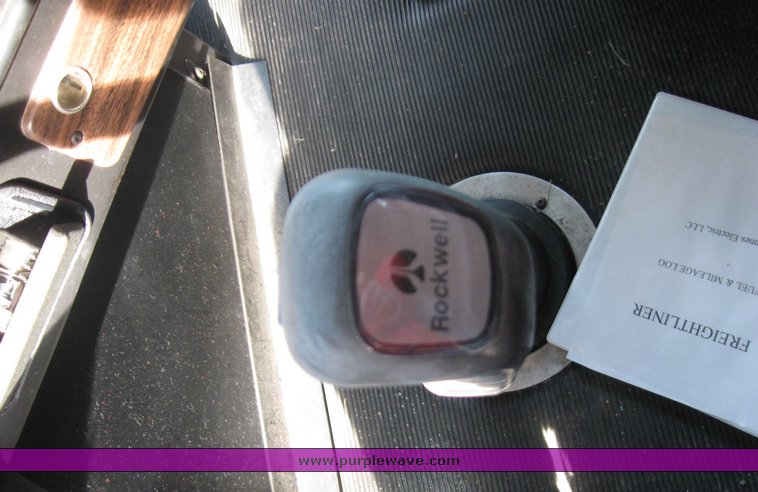 image for item 8060 1999 Freightliner FLD120 semi truck