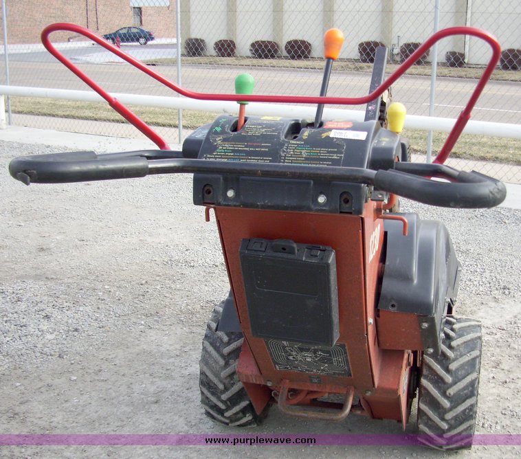 image for item 8067 2000 Ditch Witch 1230 trencher