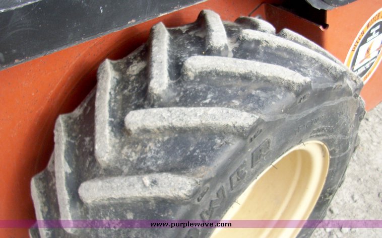 image for item 8067 2000 Ditch Witch 1230 trencher