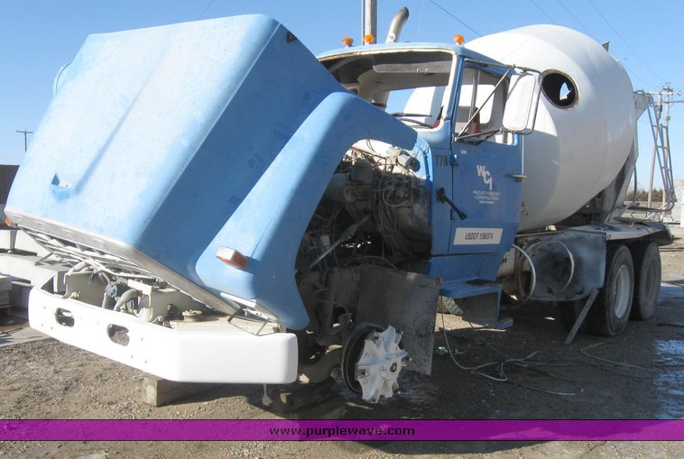 image for item 8074 1978 Ford cement truck