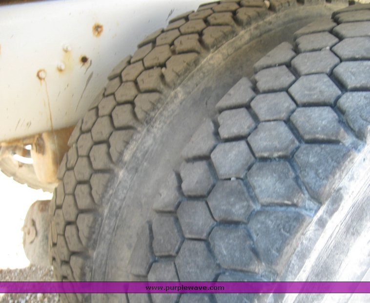 image for item 8074 1978 Ford cement truck