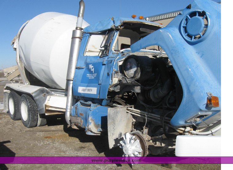 image for item 8074 1978 Ford cement truck