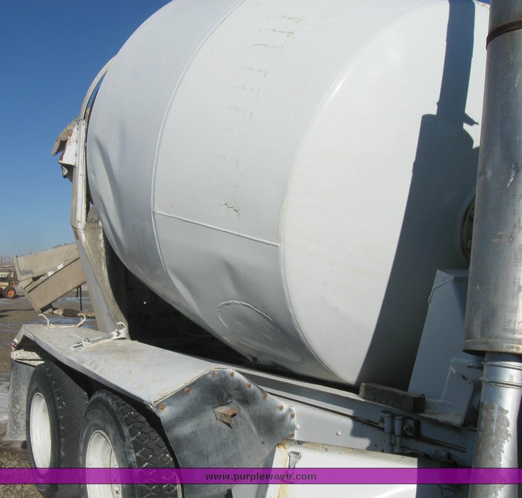 image for item 8074 1978 Ford cement truck