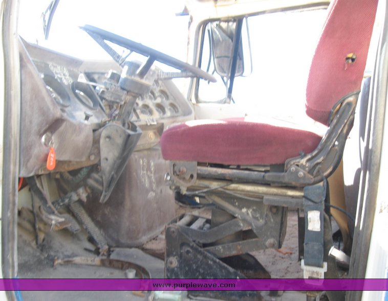 image for item 8074 1978 Ford cement truck