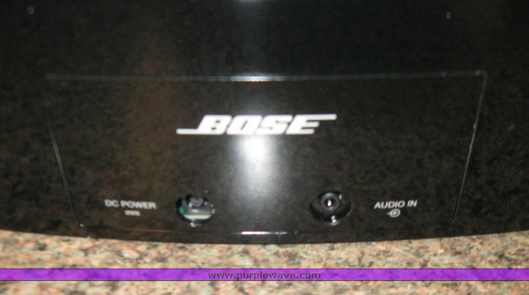 image for item 3034 Bose Sound Dock Series II iPod speaker dock